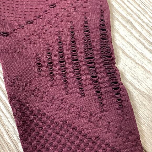 Athleta Halasana Seamless 7/8 leggings Macramé sz S - Picture 6 of 6